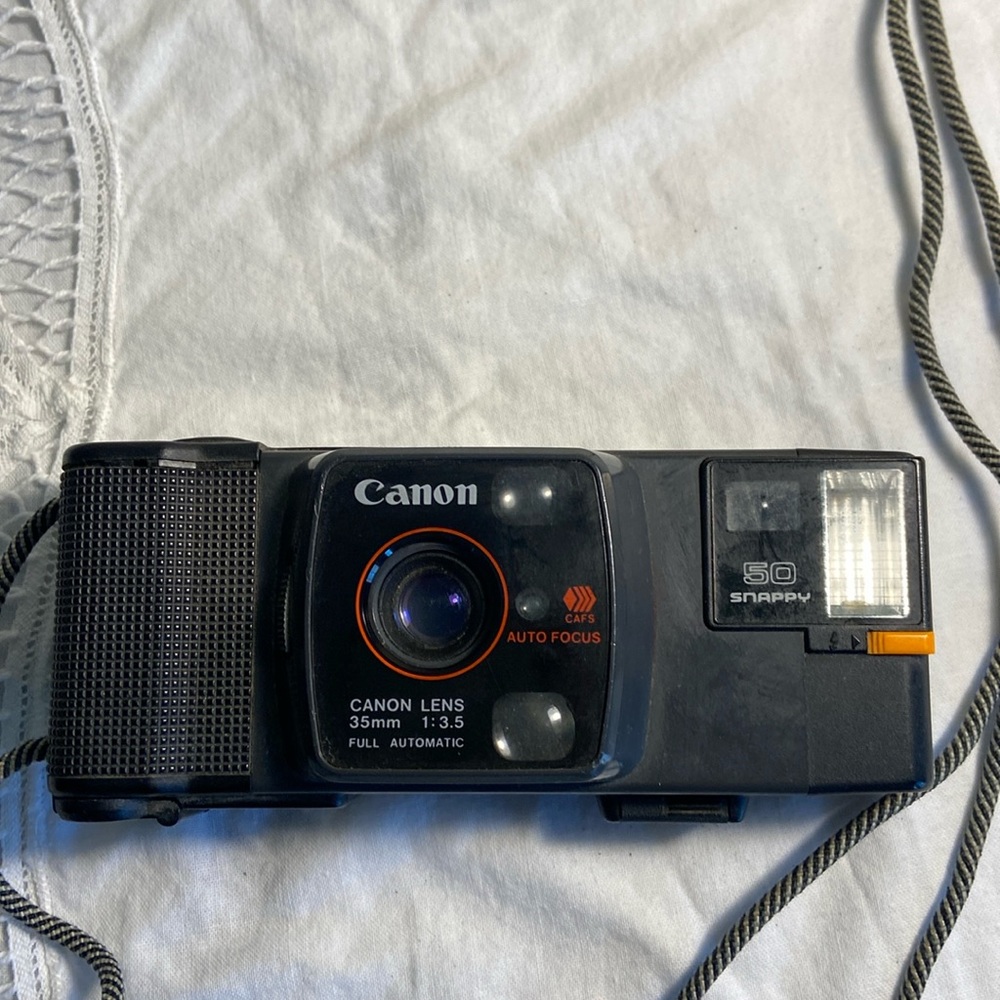 Vintage Cannon Snappy 50 35mm camera